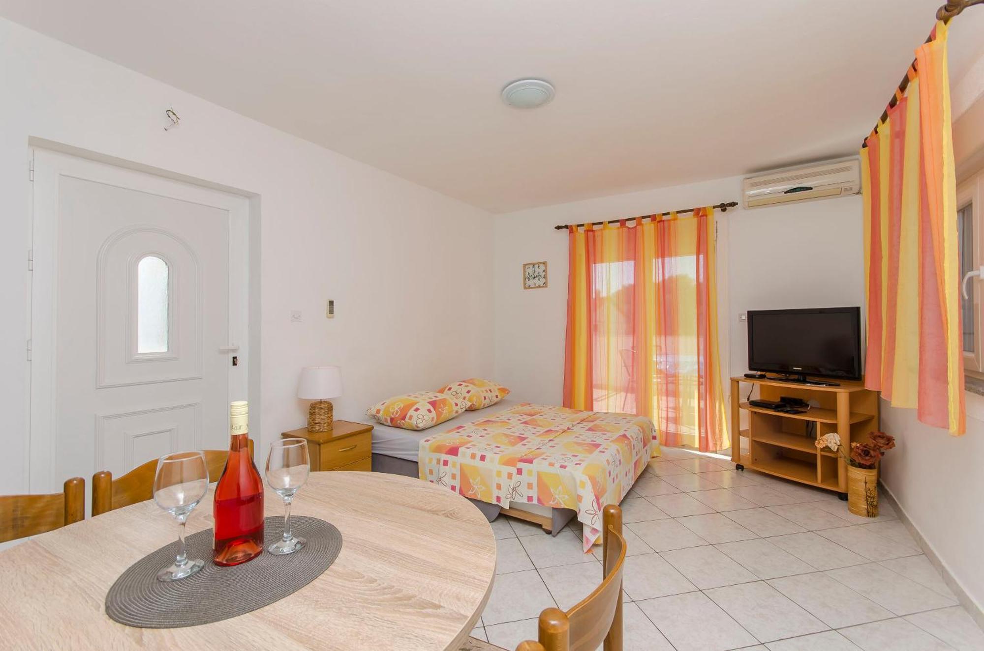 Apartments Danica Pirovac Εξωτερικό φωτογραφία